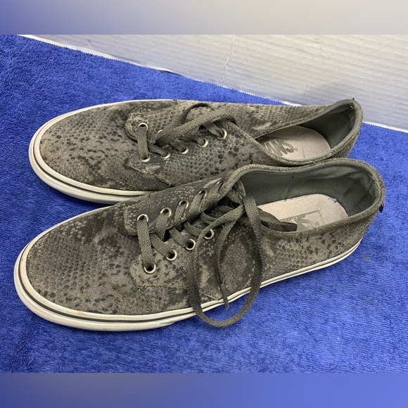 Vans Shoes - Vans Off The Wall Woman's Size 9.5 Gray Snake Skin Print Suede Sneakers